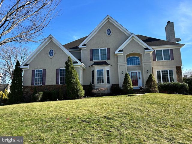 18 FOXCROFT WAY, Mount Laurel, NJ 08054