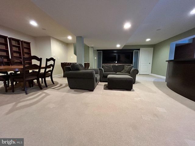 18 FOXCROFT WAY, Mount Laurel, NJ 08054