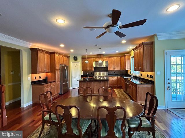 18 FOXCROFT WAY, Mount Laurel, NJ 08054