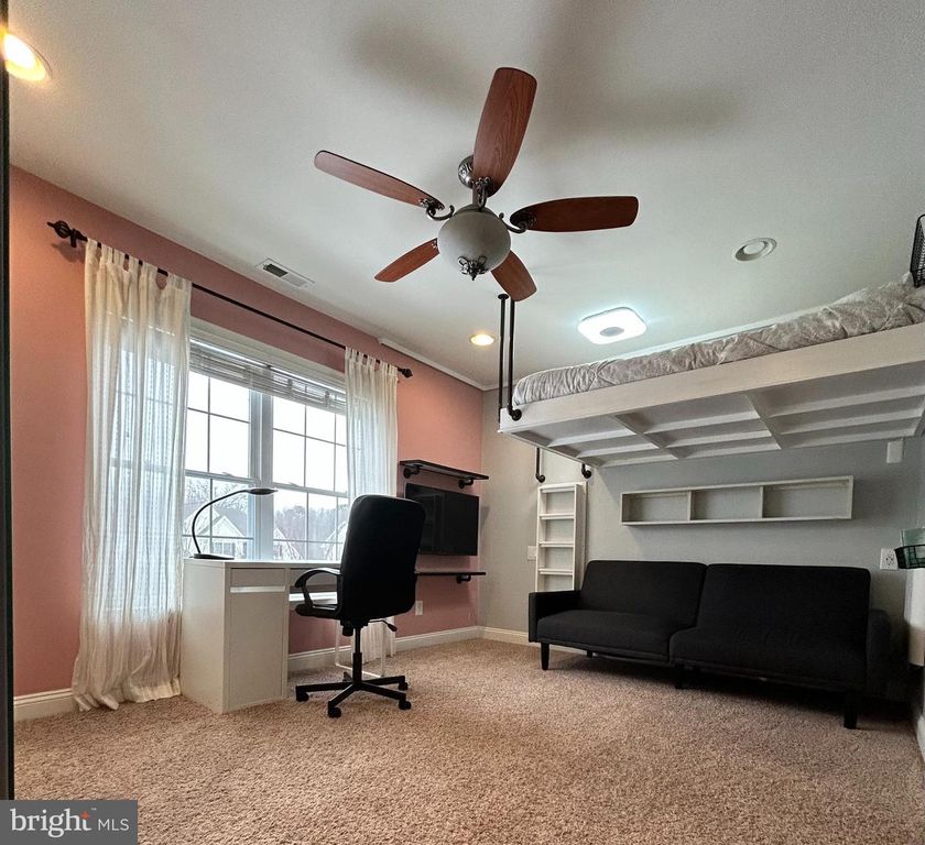 Image 17 of property listing at 18 FOXCROFT WAY, Mount Laurel, NJ 08054