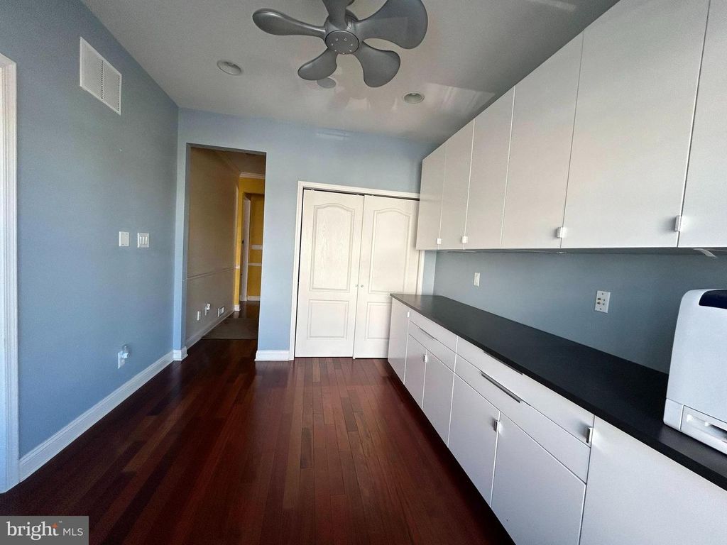 Image 22 of property listing at 18 FOXCROFT WAY, Mount Laurel, NJ 08054