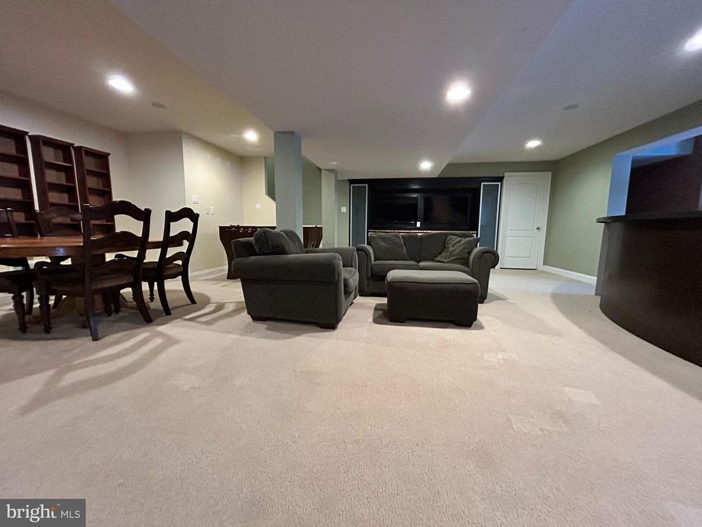 Image 27 of property listing at 18 FOXCROFT WAY, Mount Laurel, NJ 08054