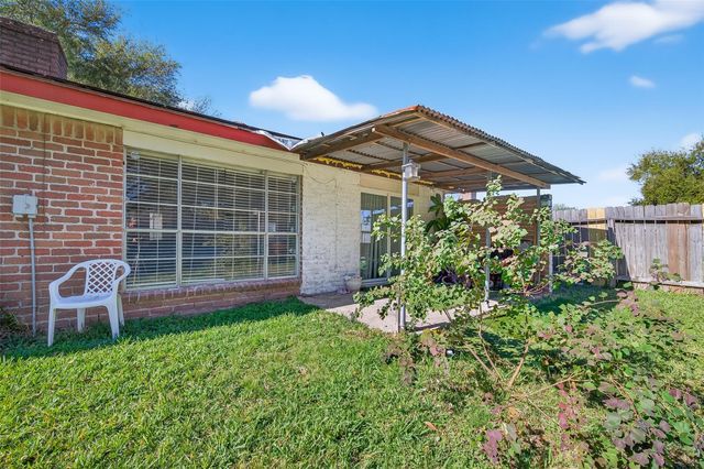 10423 Permian Drive, Sugar Land, TX 77498