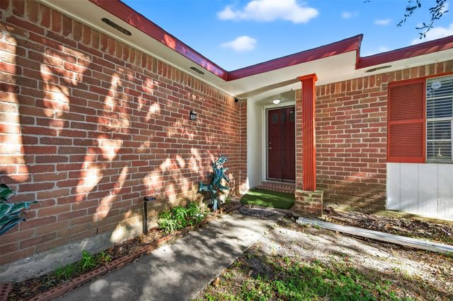 10423 Permian Drive, Sugar Land, TX 77498