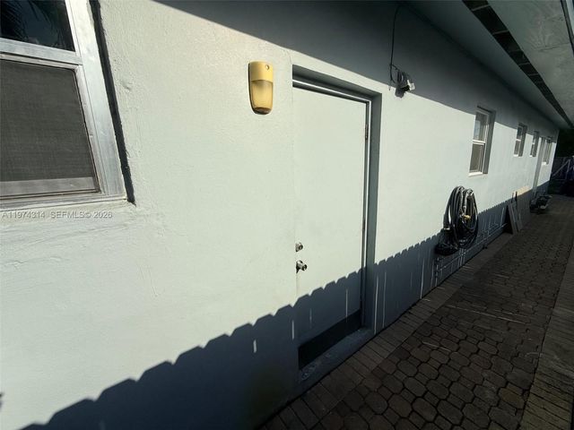 1612 NE 169th St 1, North Miami Beach, FL 33162