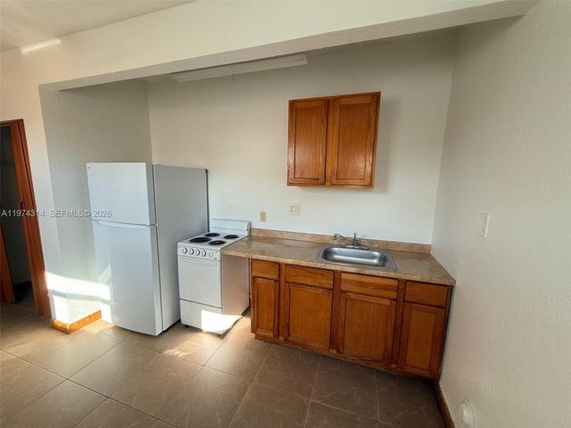 1612 NE 169th St 1, North Miami Beach, FL 33162