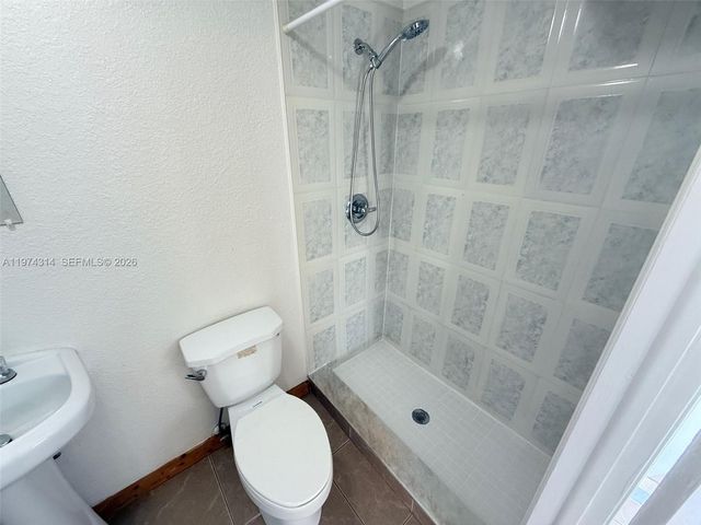 1612 NE 169th St 1, North Miami Beach, FL 33162