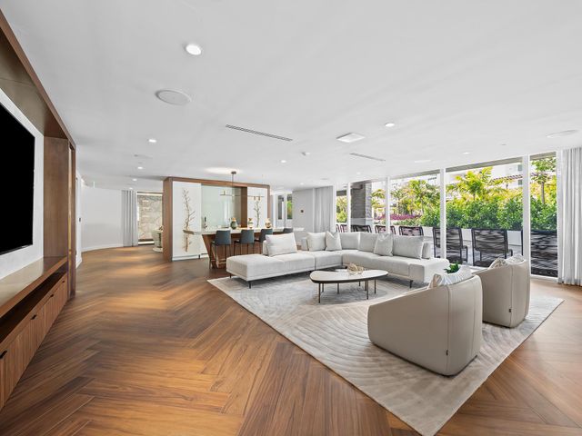 210 SE Mizner Boulevard 301, Boca Raton, FL 33432