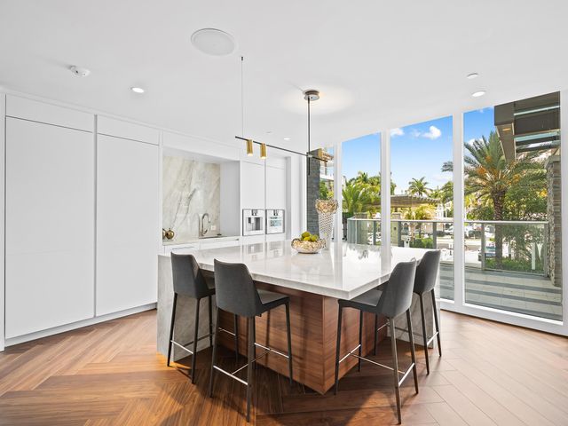 210 SE Mizner Boulevard 301, Boca Raton, FL 33432