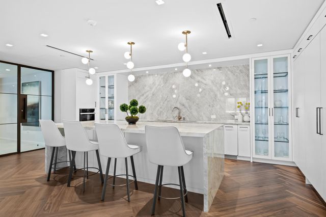 210 SE Mizner Boulevard 301, Boca Raton, FL 33432