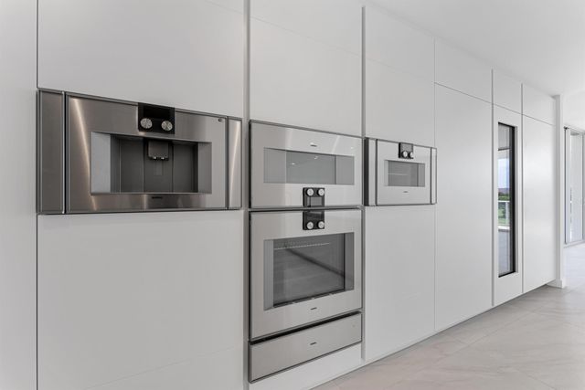 210 SE Mizner Boulevard 301, Boca Raton, FL 33432