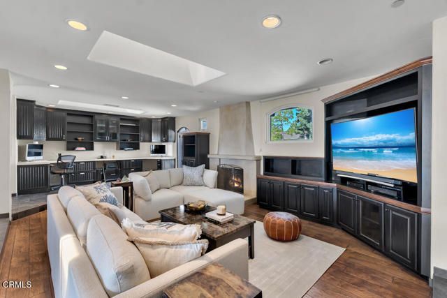 3181 Goldenspur Drive, Camarillo, CA 93010