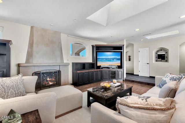 3181 Goldenspur Drive, Camarillo, CA 93010