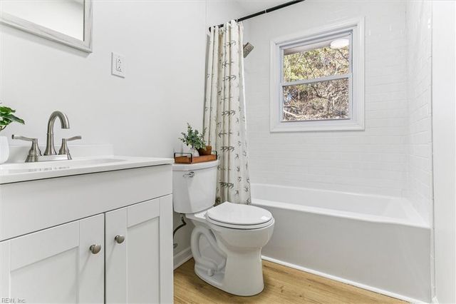 2225 Perrin Plantation LN, Hayes, VA 23072