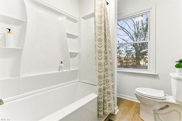 2225 Perrin Plantation LN, Hayes, VA 23072