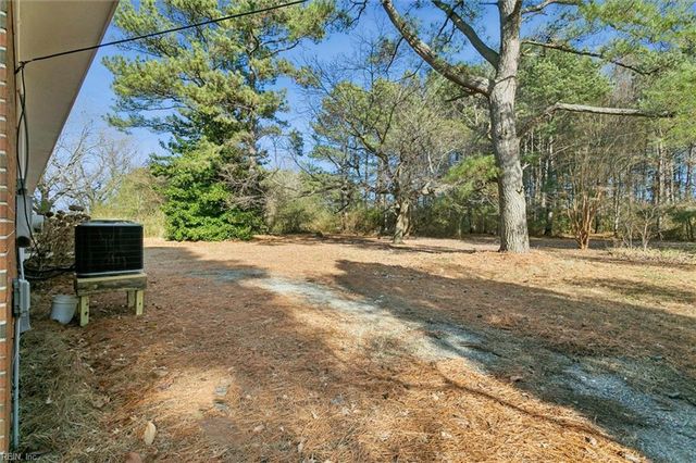 2225 Perrin Plantation LN, Hayes, VA 23072