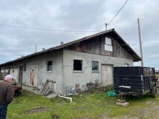 1127 Moxon Lane, Arcata, CA 95521