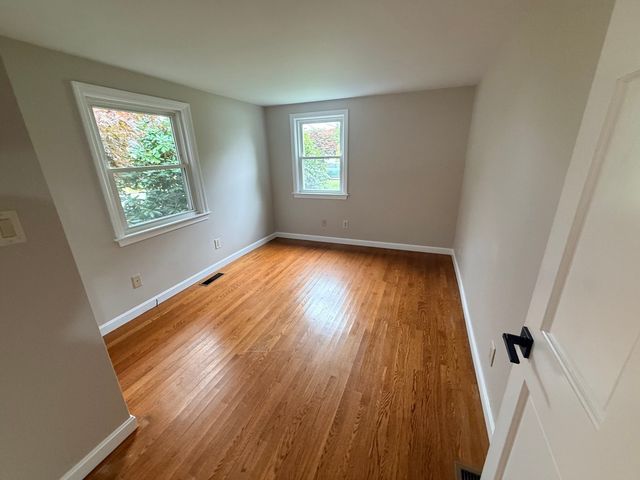15 Holcomb St, Fairhaven, MA 02719