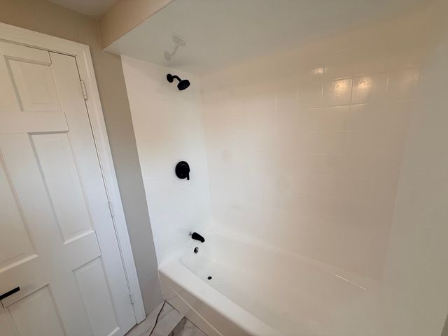 15 Holcomb St, Fairhaven, MA 02719