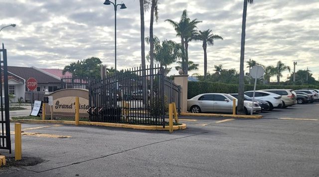 8851 NW 119th Street 4308, Hialeah Gardens, FL 33018