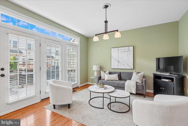 12484 ROSE PATH CIR, Fairfax, VA 22033