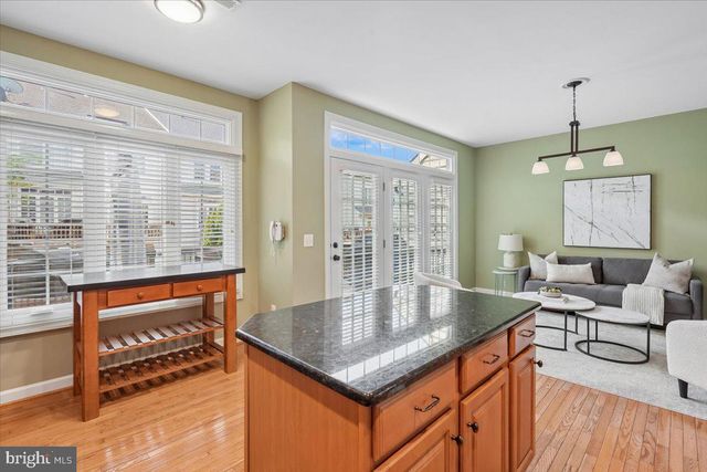 12484 ROSE PATH CIR, Fairfax, VA 22033