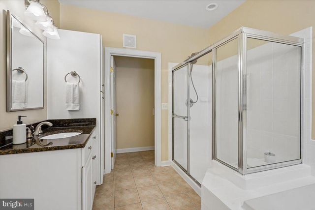 12484 ROSE PATH CIR, Fairfax, VA 22033