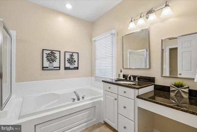 12484 ROSE PATH CIR, Fairfax, VA 22033