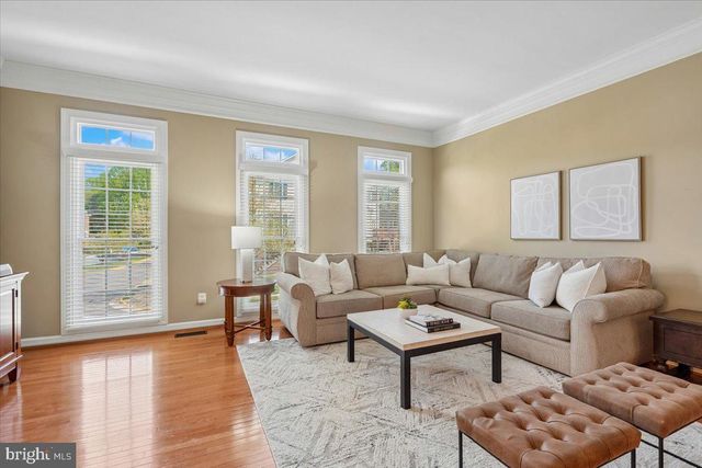 12484 ROSE PATH CIR, Fairfax, VA 22033