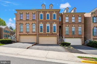12484 ROSE PATH CIR, Fairfax, VA 22033