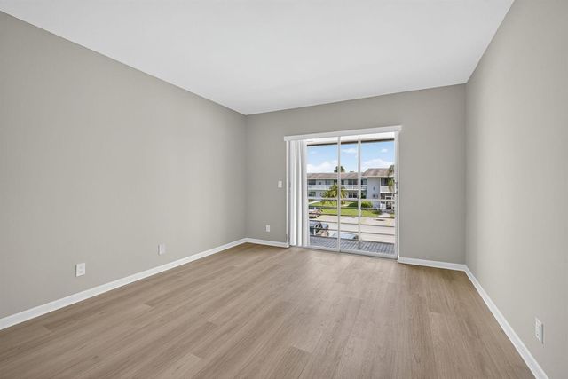 42 Easthampton B, West Palm Beach, FL 33417