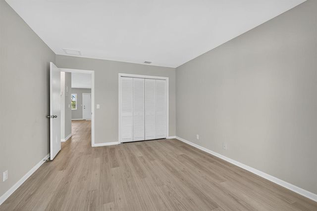 42 Easthampton B, West Palm Beach, FL 33417