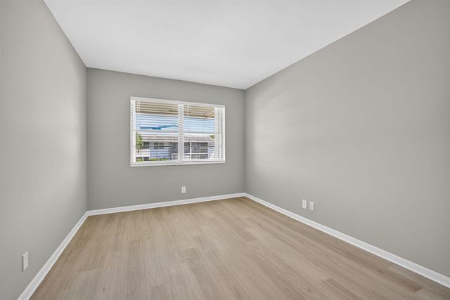 42 Easthampton B, West Palm Beach, FL 33417