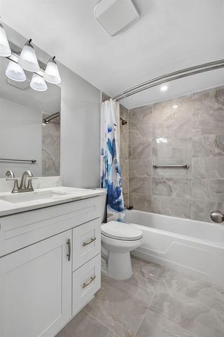 42 Easthampton B, West Palm Beach, FL 33417