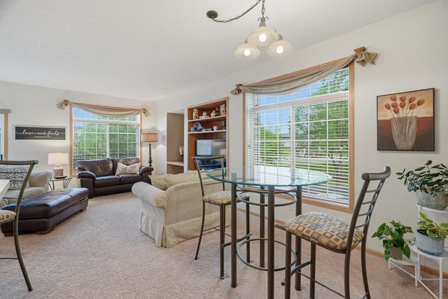 2111 Eagle Trace Lane, Woodbury, MN 55129