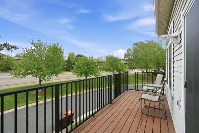 2111 Eagle Trace Lane, Woodbury, MN 55129