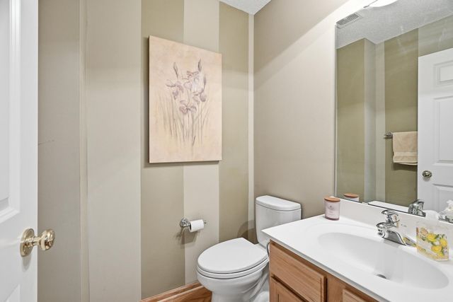 2111 Eagle Trace Lane, Woodbury, MN 55129