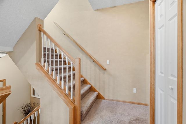 2111 Eagle Trace Lane, Woodbury, MN 55129