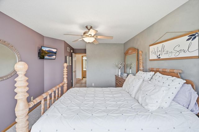 2111 Eagle Trace Lane, Woodbury, MN 55129