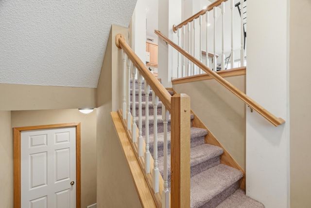 2111 Eagle Trace Lane, Woodbury, MN 55129