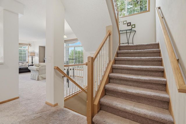 2111 Eagle Trace Lane, Woodbury, MN 55129