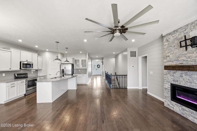 591 Williamsburg Dr, Mt Washington, KY 40047