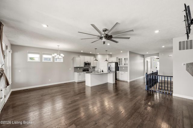 591 Williamsburg Dr, Mt Washington, KY 40047
