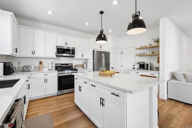 1705 Valley Oak Way, Oceanside, CA 92056
