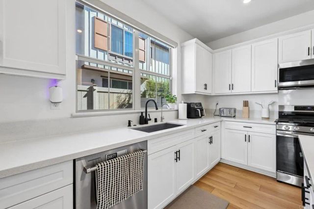 1705 Valley Oak Way, Oceanside, CA 92056