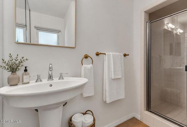 22438 Venido Road, Woodland Hills, CA 91364