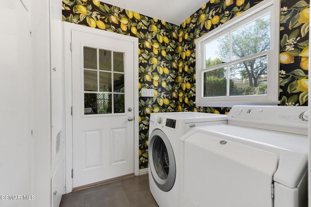 22438 Venido Road, Woodland Hills, CA 91364