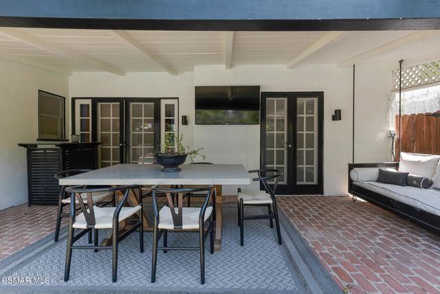 22438 Venido Road, Woodland Hills, CA 91364