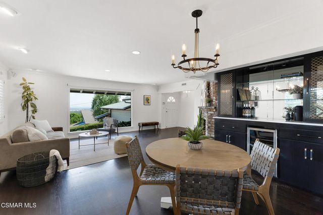22438 Venido Road, Woodland Hills, CA 91364