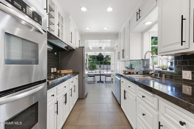 22438 Venido Road, Woodland Hills, CA 91364
